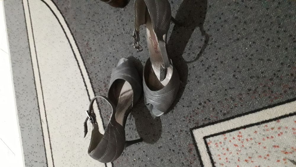 Официални обувки на висок ток