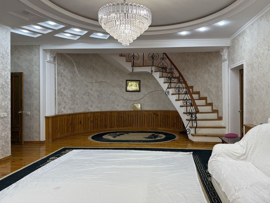 Трёхэтажный дом, Дубовая 3,4 сотки, Пять - комнат • 300м² Алимкент