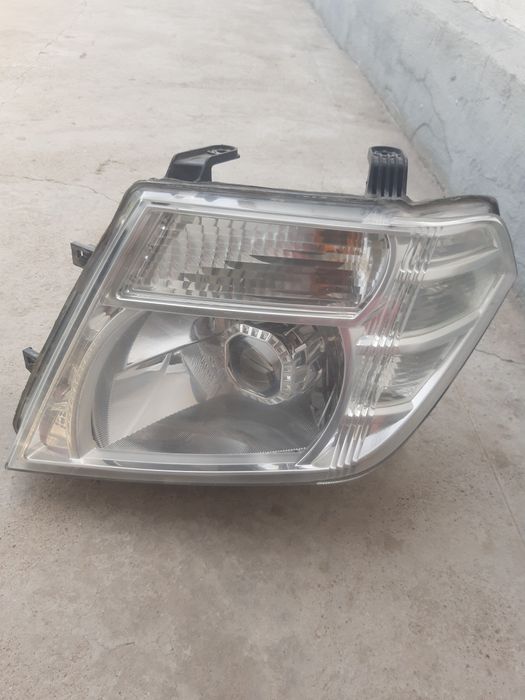 Фара на патфайндер европеец