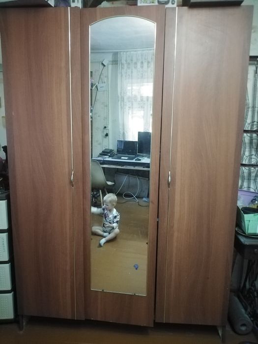 Шкаф шифоньер тяжёлый