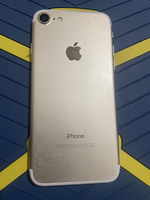 Айфон 7 в хорошем состояние