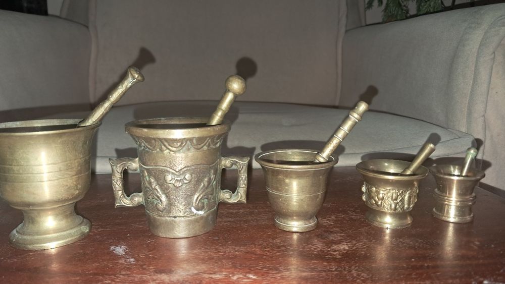 5 mojare din bronz  cu pistil