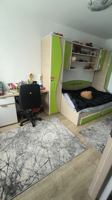 Vand apartament 4 camere