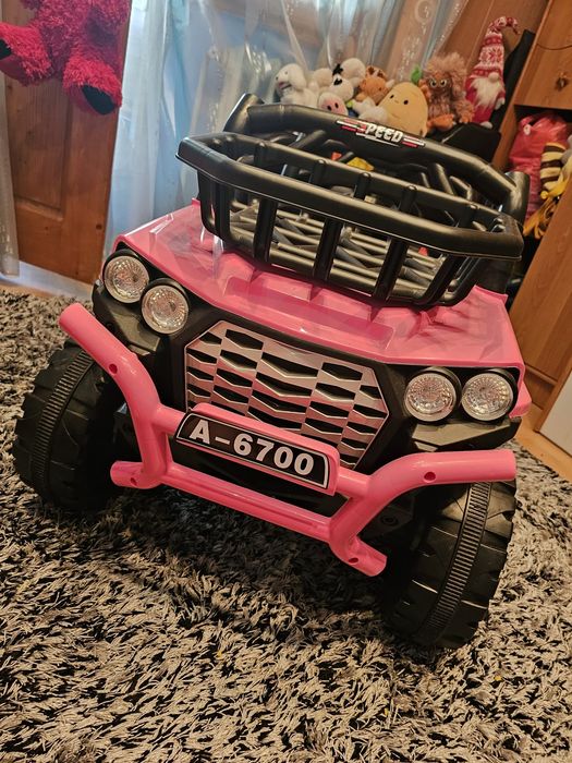 Mașinuța electrică 4x4