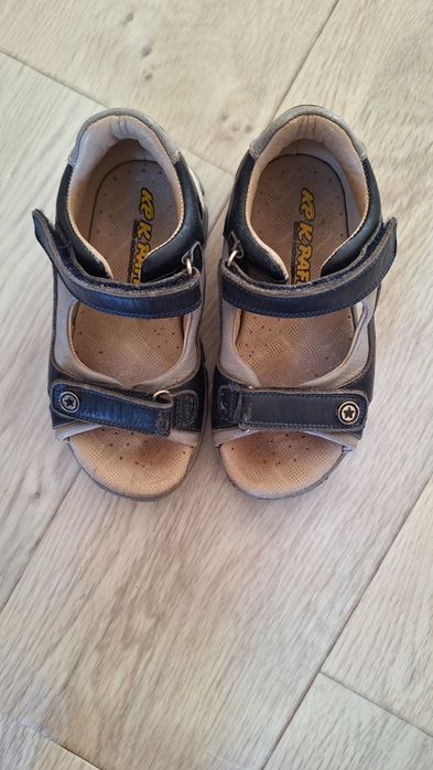 Сандалии кожаные