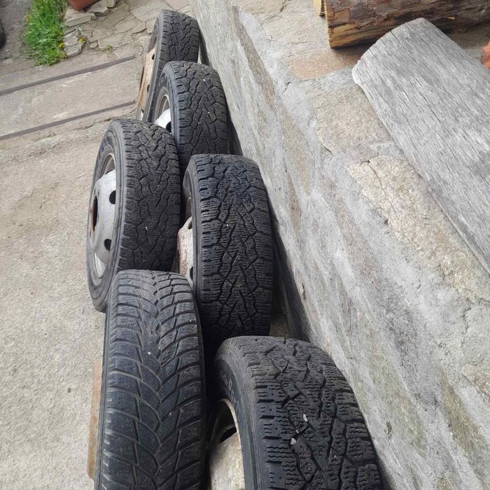 7 гуми с джанти за камион 195/75