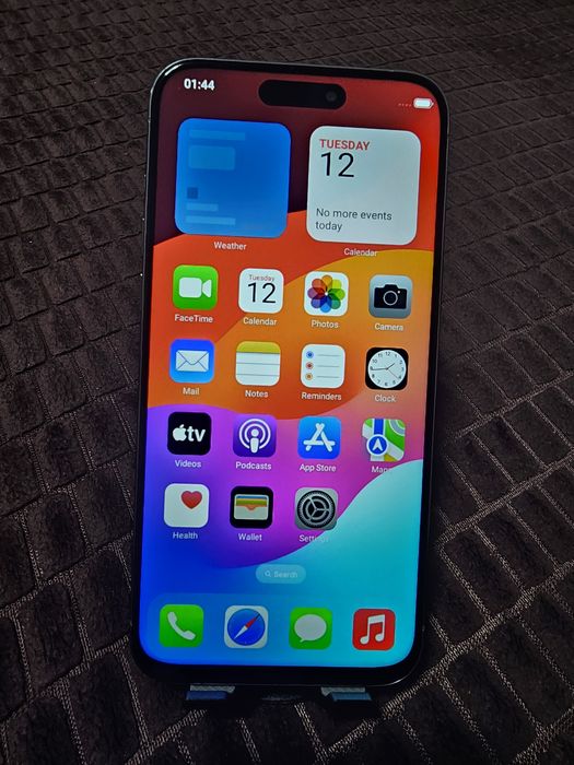 Vând iPhone 15Pro Max  ( Clonă)