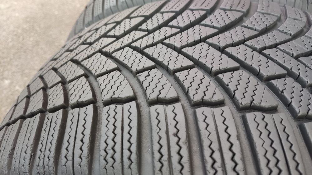 4бр зимни гуми 235/45/17 Bridgestone Blizzak LM005
dot23