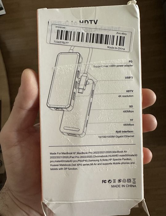 Docking HUB 8.1 cu USB-C