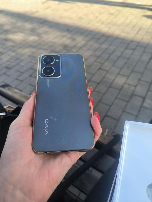 Срочно продам мобильный телефон VIVO YO3