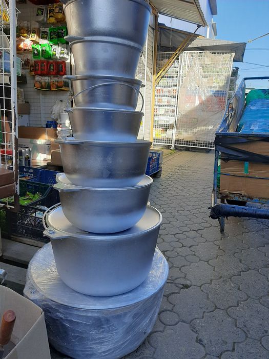Vând ceaune de aluminiu  de 8l 10l  16l 20l 40l
