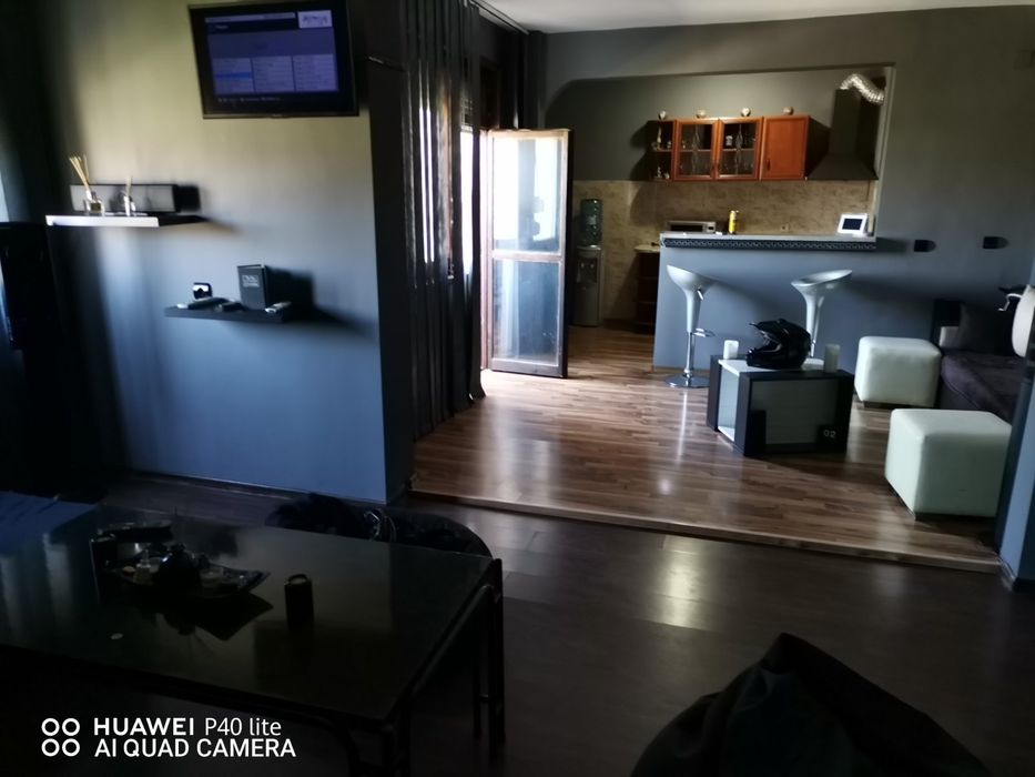 Продава се Четиристаен апартамент в Монтана, Изгрев - 144 кв.м за 778 €/кв.м - Снимка #1