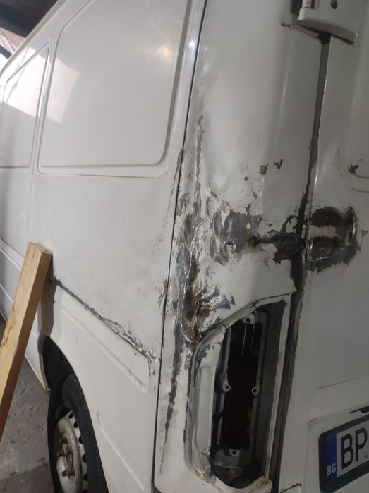 Боядисване и полиране изкърпване на коли