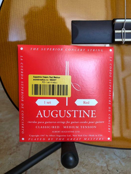 Chitara Yamaha C40; Acustica Clasica Nylon 4/4 cu Stativ si Corzi extra