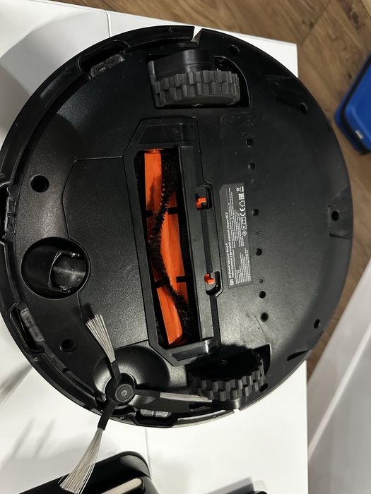 Продам Робот пылесос xiaomi Mi Robot Vacuum-Mop P