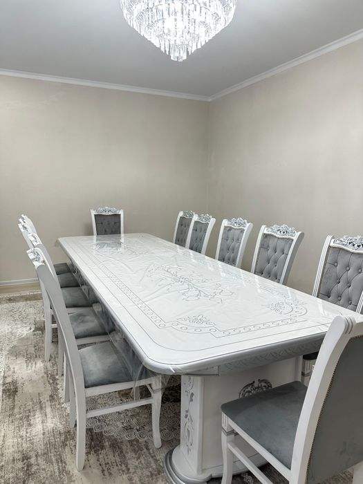 Гостевой стол со стульями. Комплект.