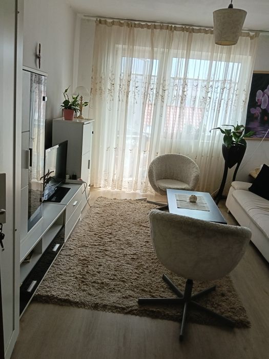 Vând apartament 2 camere etaj 2