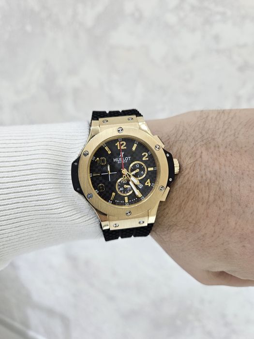 Продам золотые часы Хублот, для спортивных и брутальных мужчин.