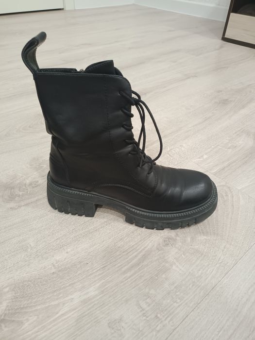 Ботинки осенние 40 размер