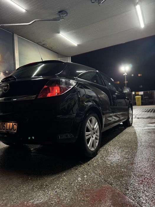 Vând Opel Astra H GTC