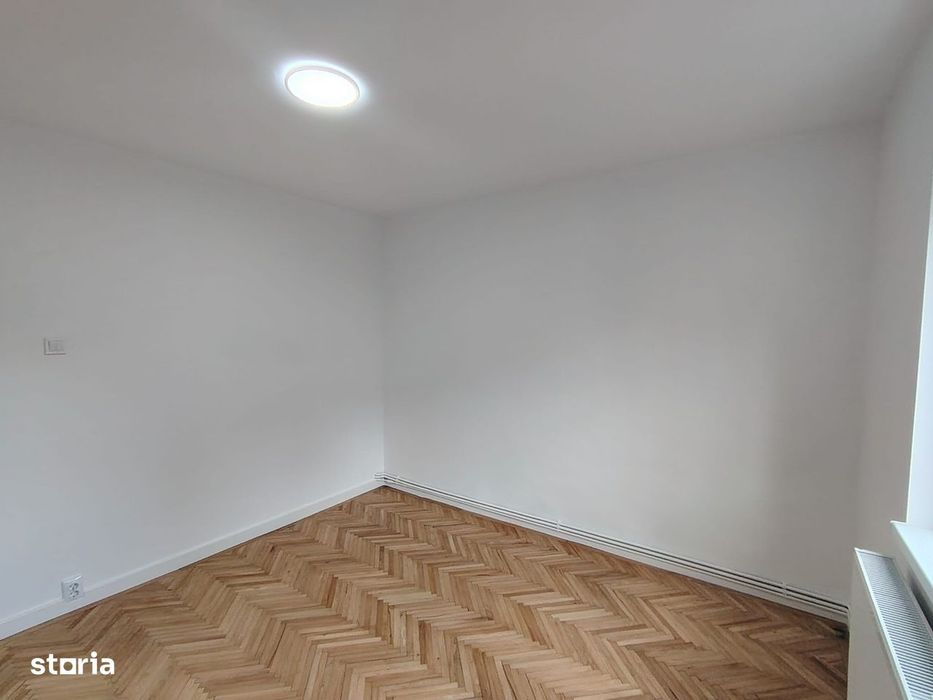 Apartament nemobilat cu 3 camere -zona RAGC.