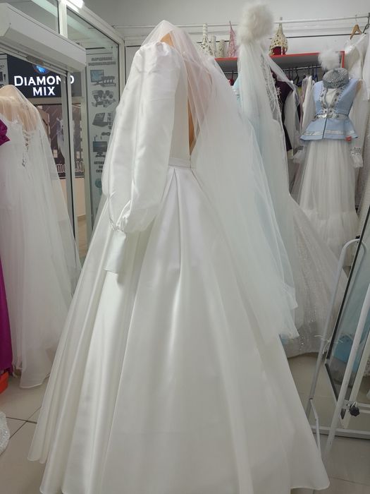 Срочно продам свадебное платье .