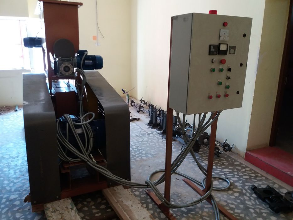 Presa de brichetat rumegus si uscator rumegus, 300kg/ora