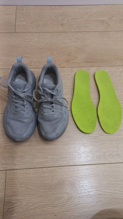 Кроссовки Anta.  40 размер.