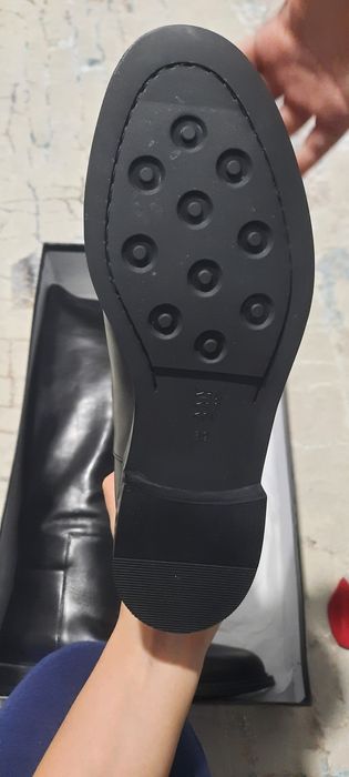 Продам новые зимние сапоги