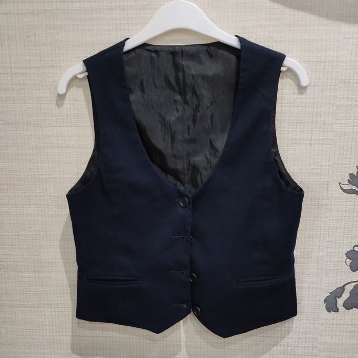 Продам жилет школьный