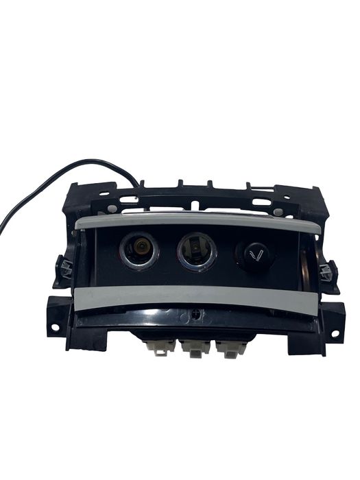 Scrumiera + Priza Audi A8 Iii 4H2, 4H8, 4Hc, 4Hl 2009 - 2018 4H0864051