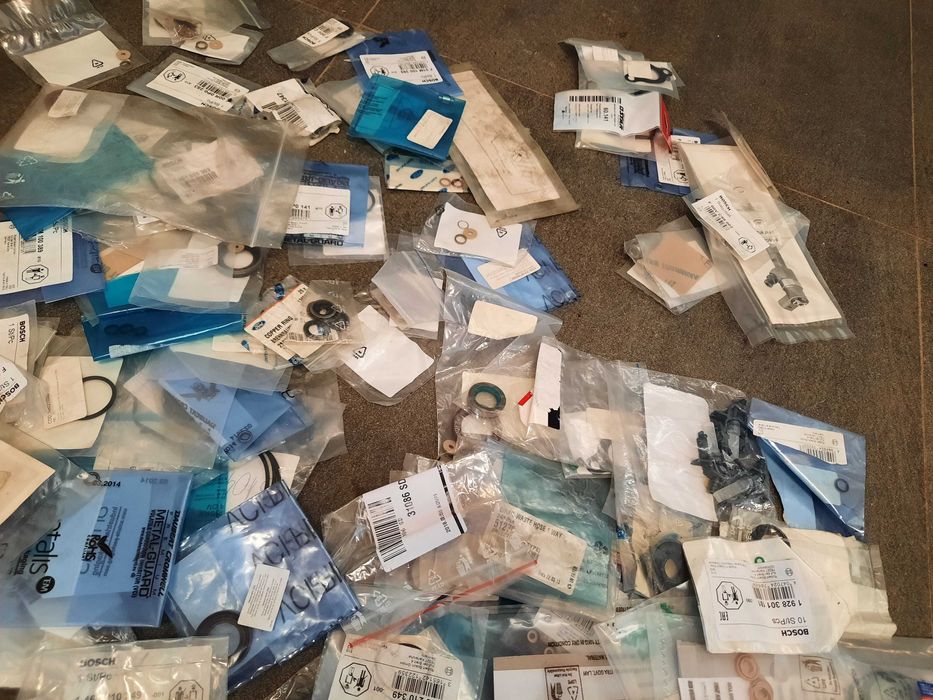 Vand piese pentru reparatie injectoare si pompe de injectie