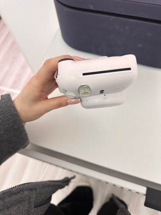 Продам Фотоаппарат Instax 12 mini