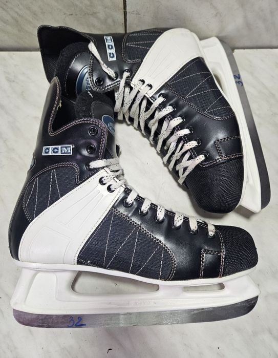 Patine 32 hochei hockey CCM marime 45-46 ( 30,5 cm)