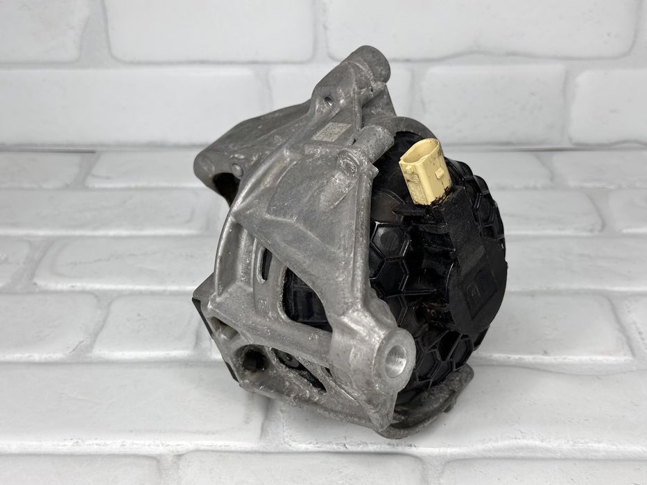 Ляв тампон двигател AUDI A6 A7 A8 Q7 3.0 Бензин 4M0199371FE