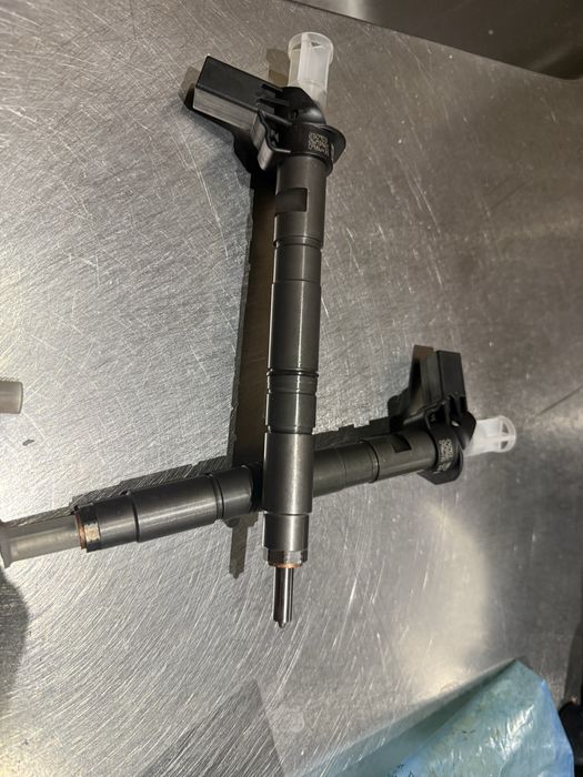 Injectoare audi a4 , a5 , q5 2.0