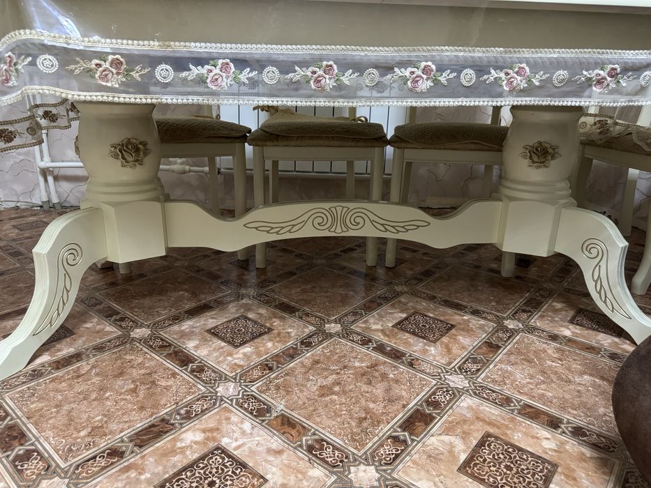 Стол с стульями продам