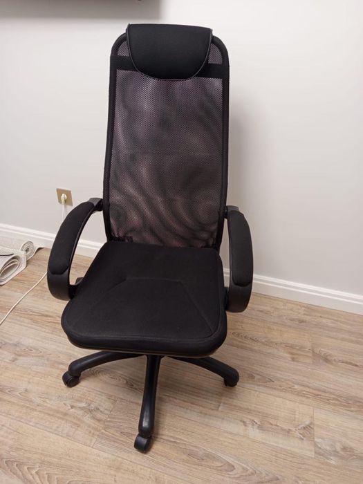 Пролам кресло есть 2 штуки