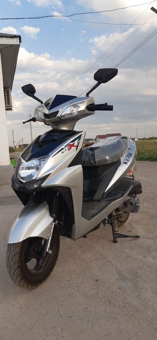 Продам скутер KZ 50