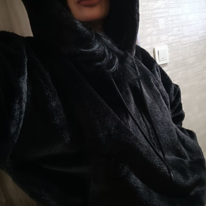 Пухкаво ,уникално,меко палто Calvin Klein,