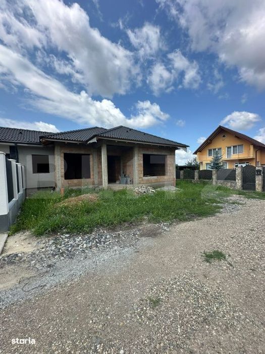 Casa  pe un nivel | 3 dormitoare | Stadiu de rosu | Toate utilitatile