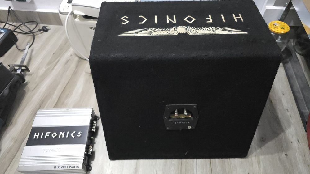 Statie auto si subwoofer Hifonics