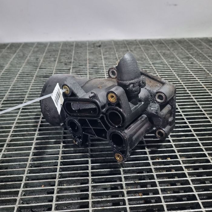 Carcasa filtru ulei Skoda Yeti 2.0 TDI 2009 - 2013 81kW 110CP 1968CC CUUA CFHA DFSA CLCA ...