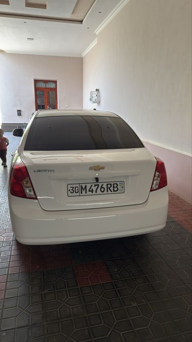 Chevrolet gentra 2021 yili 43000 klametr yurgan xolati zur rangi oq ab