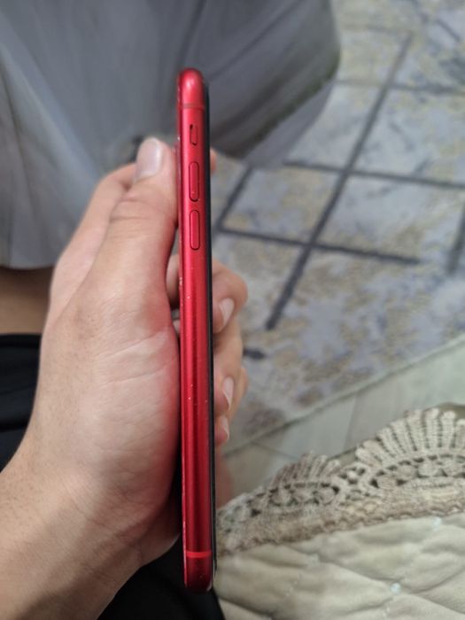 Продаю айфон 11