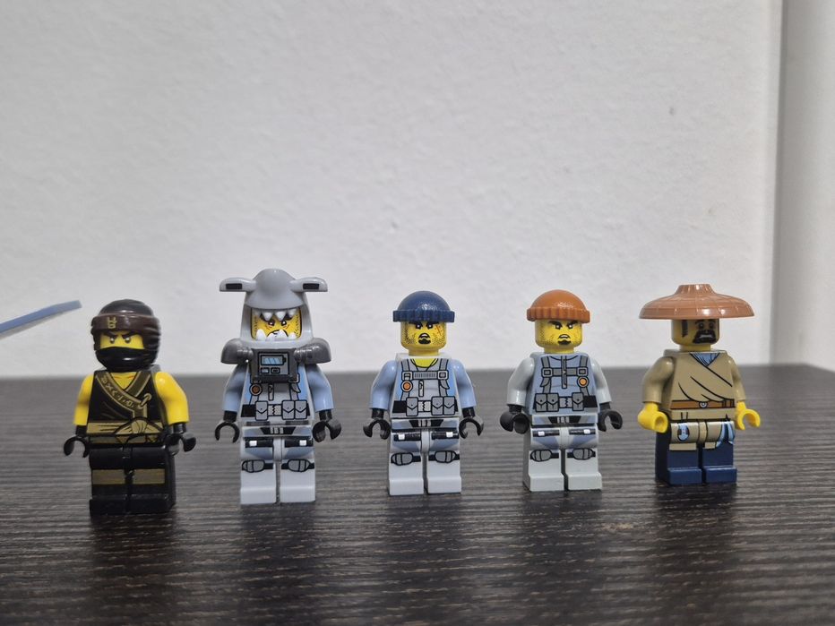 LEGO NINJAGO Manta Ray Bomber 70609