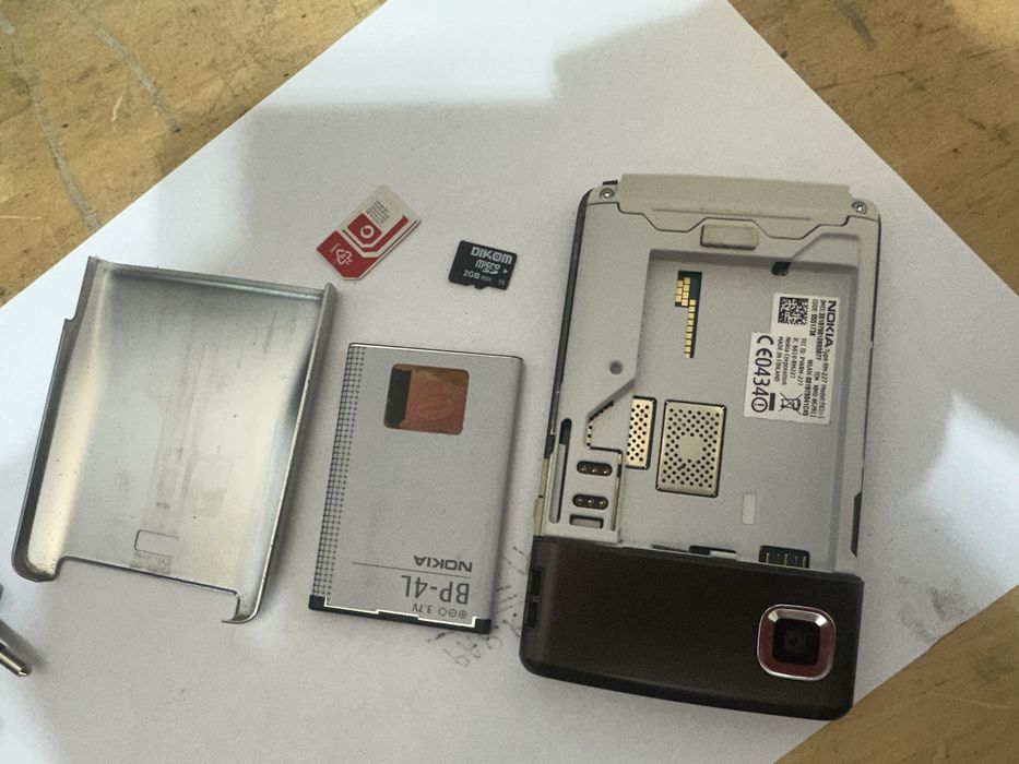 Nokia e61 cu multe botoane mici argintii