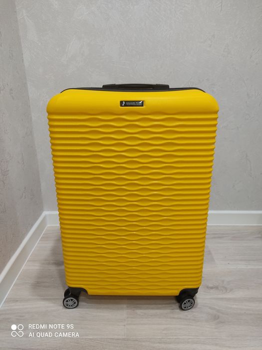 Продам чемоданы на колесах