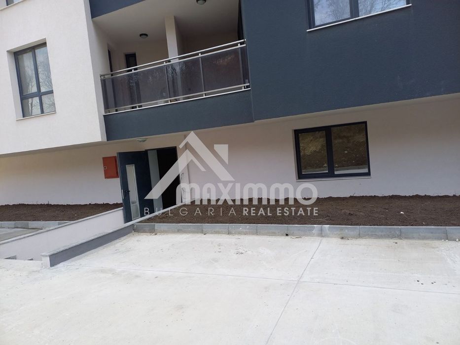 Гараж в Варна-Изгрев площ 12 цена 12500