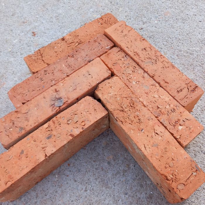 Caramida veche din demolari